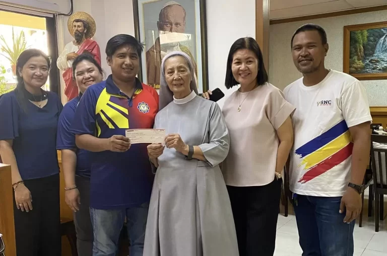 Cash Donation for Senior High School Scholarship Top Up Project of the Alumni Association